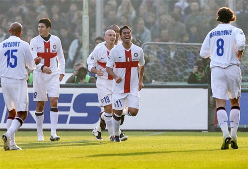 这队的攻防切换太流畅了（这支球队的攻防转换行云流水）