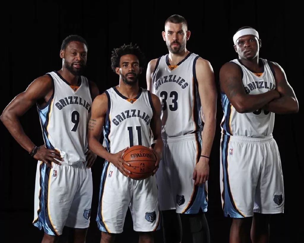 德转列本赛季30岁以上选手进球排行榜：凯恩领跑，...（德转公布本赛季30岁以上球员进球榜：凯恩位居榜首）