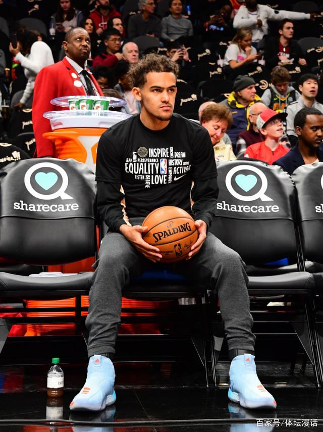 世界冠军黄雅琼、刘雨辰举行婚礼，樊振东、汪顺送上视频祝福（黄雅琼、刘雨辰喜结连理，樊振东、汪顺视频送祝福）