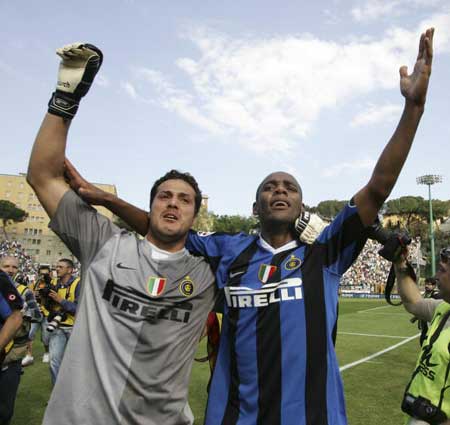 巴媒：巴西队周日在伦敦集结，将在阿森纳基地进行训练课（巴媒：巴西队将于周日在伦敦会合，训练地点为阿森纳基地）