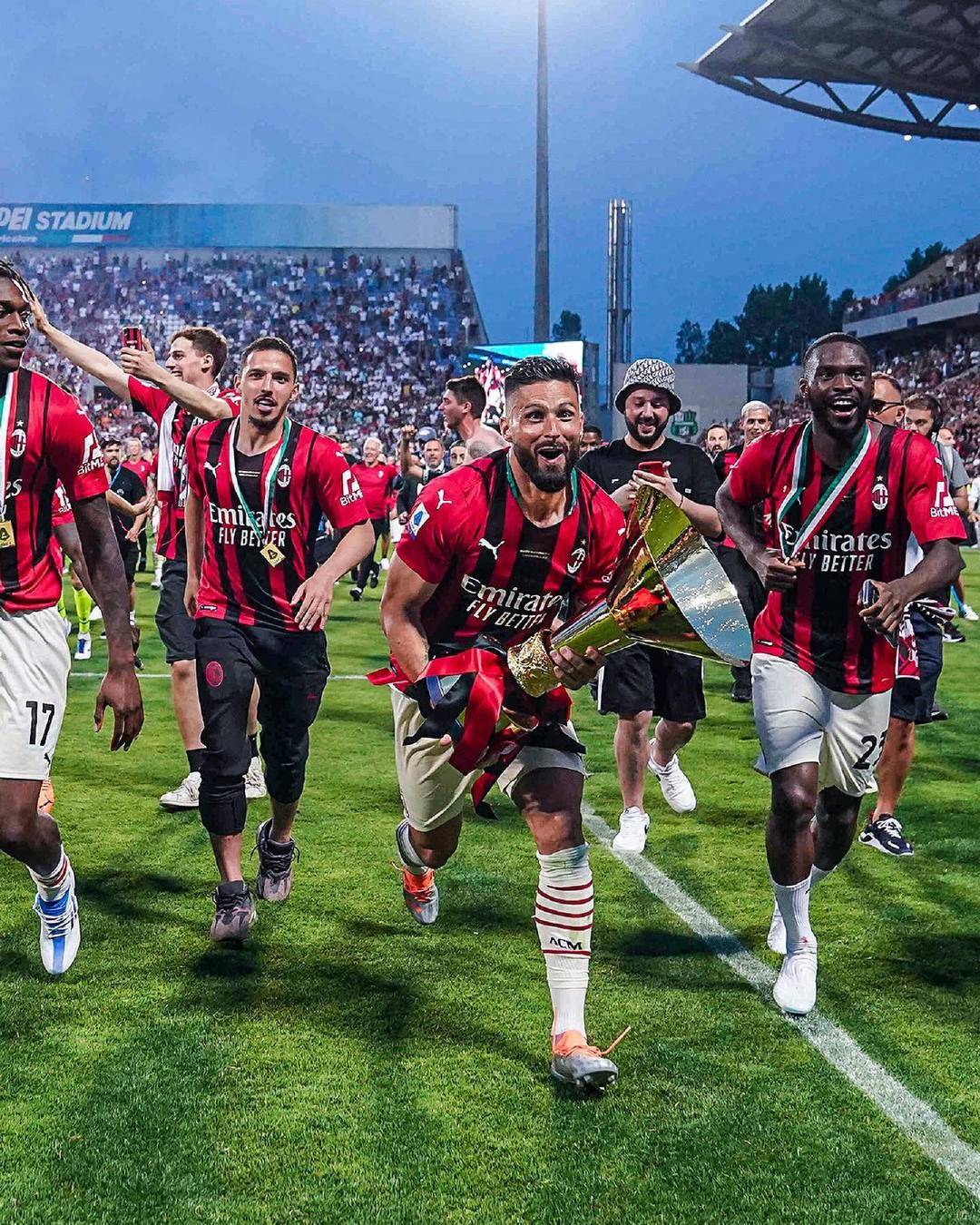 懂球帝12周年120大瞬间决赛：梅西捧大力神杯PK武磊绝平巴萨（懂球帝12周年120大瞬间总决选：梅西捧起大力神杯对阵武磊绝平巴萨）