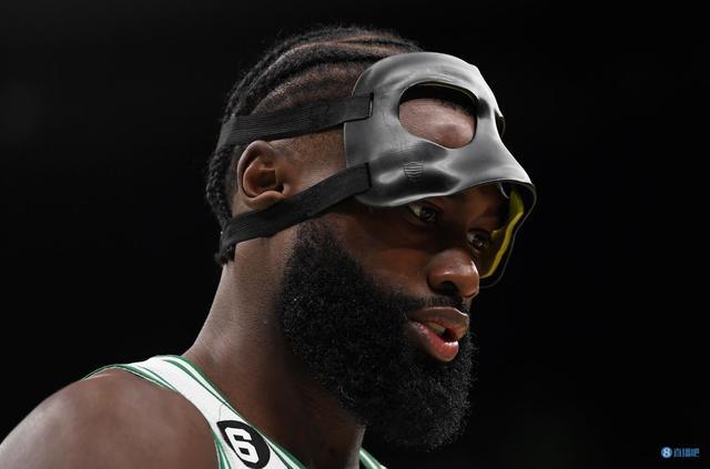 替补发威！勇士今天首发仅有1人得分上双，替补却有4人（板凳成关键！勇士首发仅一人上双，替补四人得分上双）