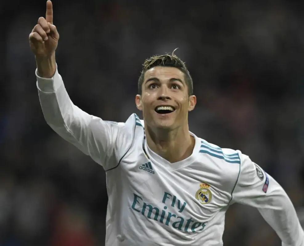 德转英超俱乐部身价排名：阿森纳12.9亿第1、曼城切尔西二三位（德转发布英超俱乐部身价榜：阿森纳12.9亿登顶，曼城、切尔西分列二三位）