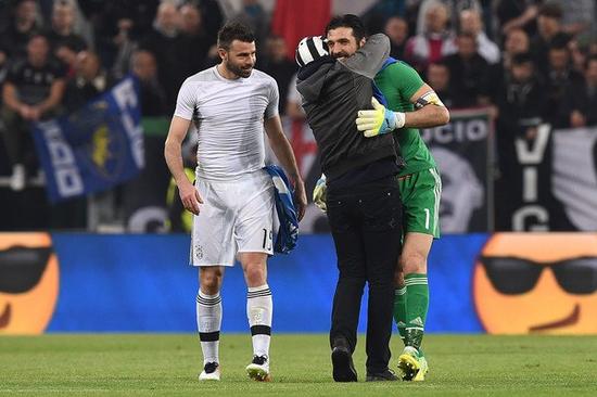 蒂尔潘执法皇马曼城欧冠焦点战，曾九度执法皇马保持不败