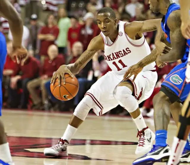 曼城和利物浦都在低谷，阿森纳为啥还要掉链子？（曼城与利物浦皆低迷，阿森纳为何仍错失良机？）