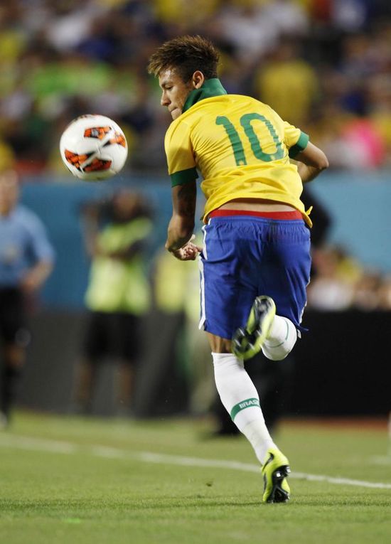 莫德里奇：我从小就是米兰球迷；希望意大利能晋级世界杯（莫德里奇自曝自幼钟情米兰：盼意大利闯进世界杯）