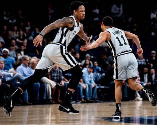 科瓦奇：丘库埃梅卡在禁区内被夸安萨拉拽？裁判应做出判罚（科瓦奇不满：夸安萨禁区内拉拽丘库埃梅卡，裁判应判罚）