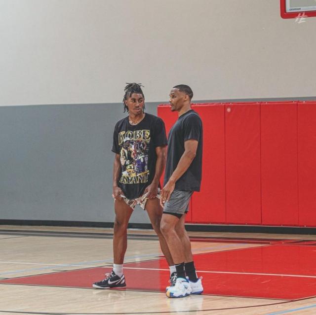 意天空：DV9内收肌疲劳目前已经返回意大利，他没有出现伤病（意天空：DV9因内收肌疲劳已回到意大利，未见伤情）