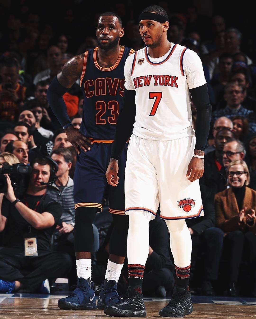 年轻门将迅速成长，被誉为未来之星（年轻门将飞速进步，被视为明日之星）